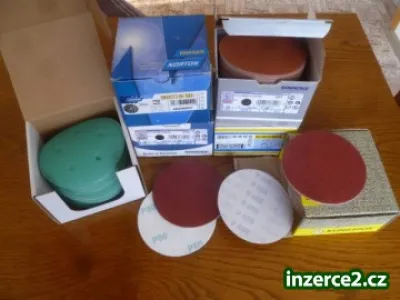 Brusné kotouče na suchý zip 125 mm 1 ks = 3 Kč