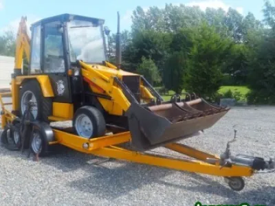 Rýpadlo-nakladac Lewis Badger JCB 4x4