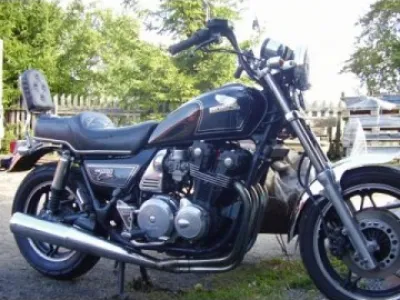 Honda CB 1000 Custom - raritní 10 kvalt, veterán