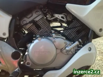 Prodám Hondu XL 125 V Varadero -!!! vstřikování paliva PGM-F!!!