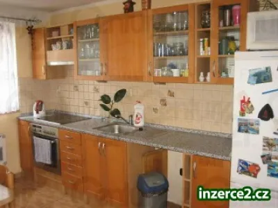 Cihlový byt 2+1, 53 m2, garáž a zahrada, Kladno