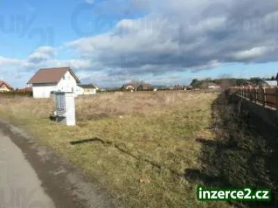 Stavební pozemek 1382m2, IS, Chrást u Tišic