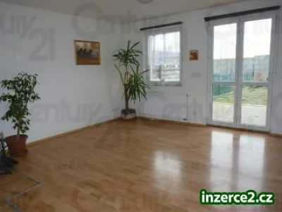 Pěkný ŘRD 4+1, 239m2, Postřižín