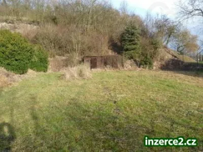 Pěkný rozlehlý pozemek pro stavbu RD 8729 m2, Jeviněves