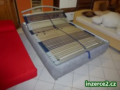 Postel s roštem levně, dobrý stav