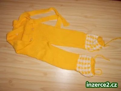 pletené žluté kalhoty se šlema, vel. 64