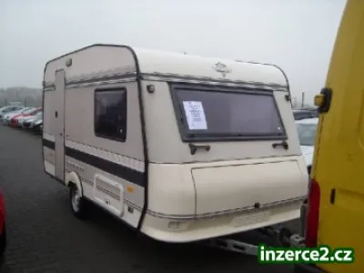 Krásný karavan HOBBY 460