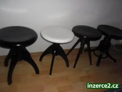 KOUPIM TYTO VÝŠK.NAST.ŽIDLIČKY KE KLAVIRU CCA DO 400KČ V JAKEMKOLIV STAVU DOHODA.DĚKUJI ZA VŠECHNY NABÍDKY MUŽETE NABÍDNOUT I PIANA.CELÁ ČR.