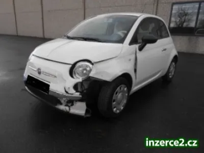 Fiat 500 poškozený