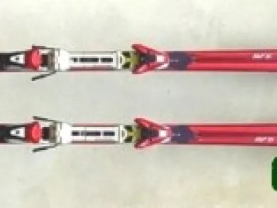Prodám sjezdové PROFI-lyže ATOMIC B-RACE 9.28 / CHROME EDGE / Lyže jsou v super-stavu = málo jeté. / Vázání SALOMON EQUIPE S900 / Délka lyží je 203 cm /