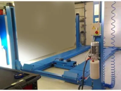 Čtyřsloupový zvedák pro geometrii 4500 Kg + pozdvih