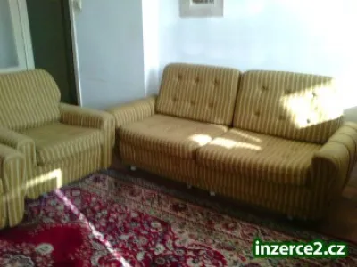 Prodám zachovalou rozkládací sedací soupravu