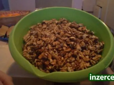 Loupané vlašské ořechy