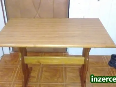 Prodám jídelní stůl