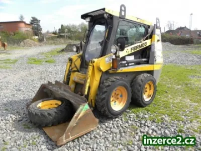 Smykem řízený nakladač FERMEC 526