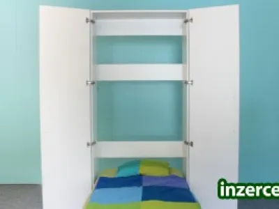 Postel ve skříni + popruh + matrace
