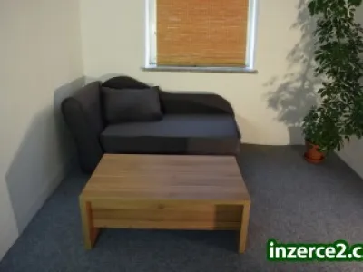 Rozkládací výklopný konferenční stolek