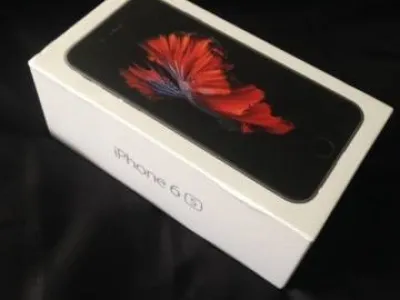Prodám nový iPhone 6S (64GB)