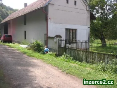 Venkovské stavení 2+1 s obrovskou zahradou k pronájmu