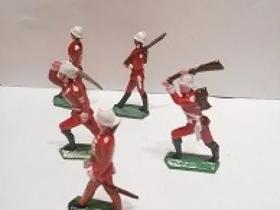 Cínoví vojáčci a další cínové figurky