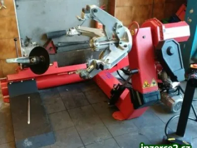 Zouvačka a vyvažovačka na nákladní automobily