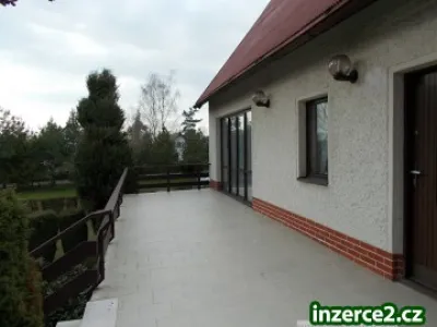 Rodinný dům s terasou garáži a zahradou, Smržov