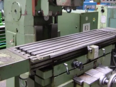 Univerzální frézka FGU 32