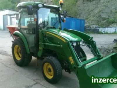 John Deere 3320 Traktor 2011