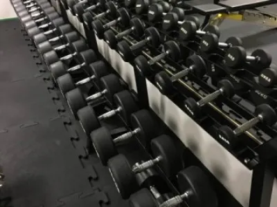 Fitness stroje