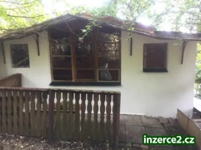 Chatku v zahradkářské osadě Libčice