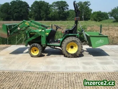 malotraktor John Deere 4PB.10 + čelní nakladač