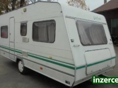 Karavan Knaus Eiffelland 8404, čtyři lůžka, 1000kg