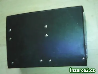 POŘADAČ NA 80 CD/DVD