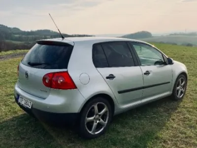 VW Golf 1.6Fsi 85kw TOP stav