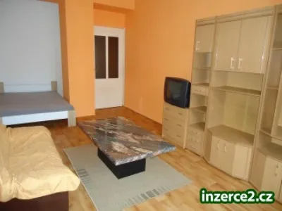 U metra Vysočany prostorné 1+1 , OV