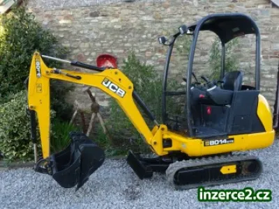 Minibagr JCB CTS804-801 - velmi dobrý stav