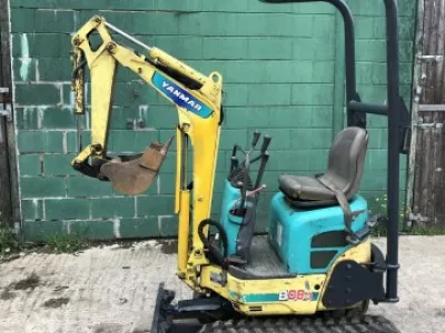 Minibagr Yanmar O3b8S - perfektní Stav + 3 lžíce