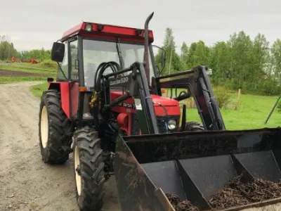Traktor Zetor 7245 + kompletní čelní nakladač