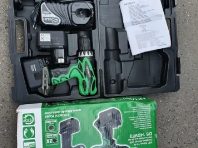 Prodám aku vrtačky Hitachi 14v za 1700za1700kcv 2000kc