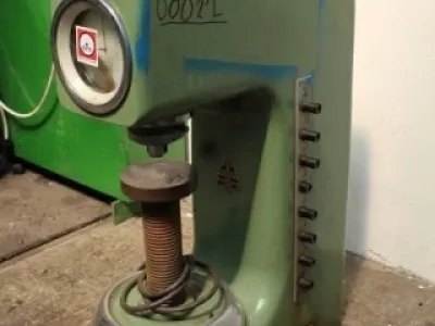 Tvrdoměr Rockwell HP 250