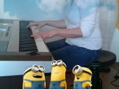 Naučíme Vaše děti i Vás do Vánoc lépe zpívat, hrát jednoduše na piano!